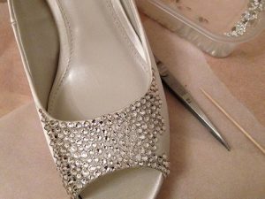 Decorating bridal shoes with swarovski crystals
